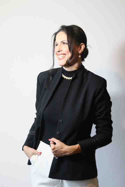 photo of Katrina Pelli standing